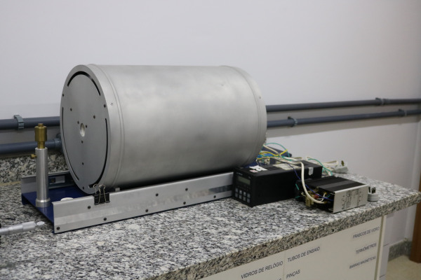 Forno tubular temperatura ambiente a 1200 o C